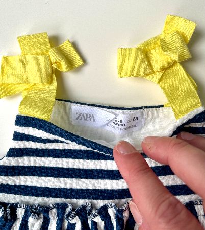 Randig sommarklänning från Zara i storlek 68