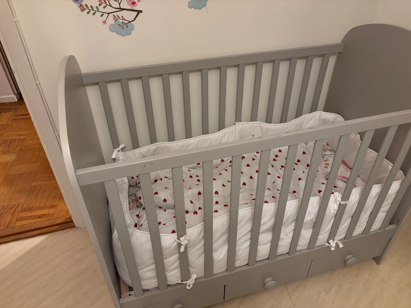 Fin spjälsäng säljes