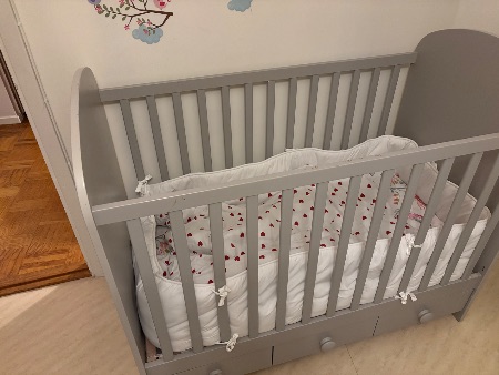 Fin spjälsäng säljes