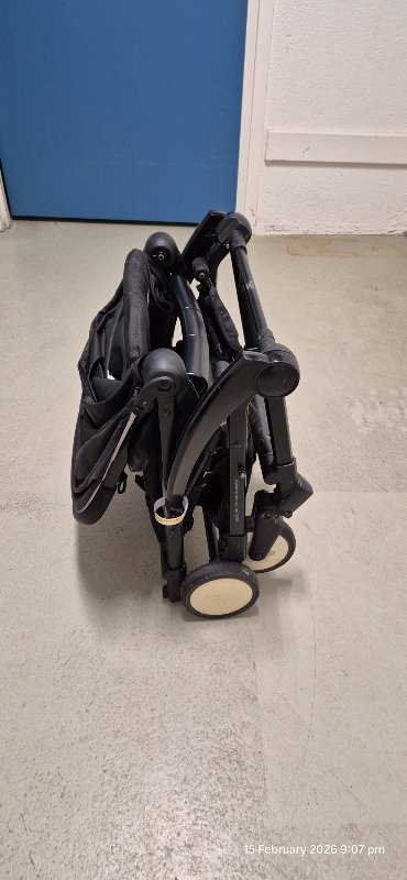 Trille compact travel pram