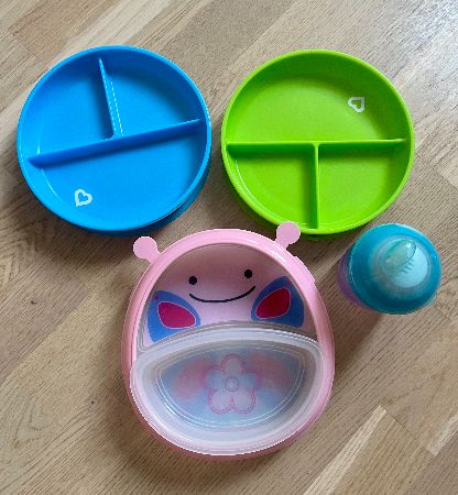 Barnservis i glada färger