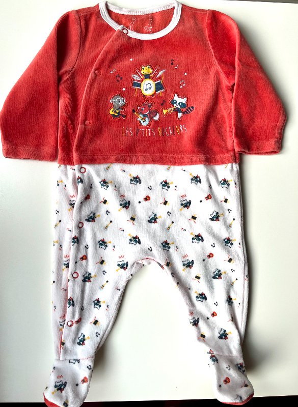 Pyjamas/ romper med fötter i storlek 68