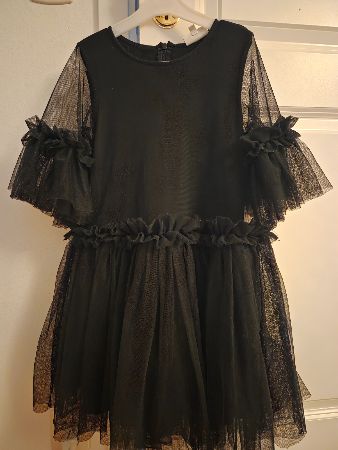 Svart pompdelux klänning