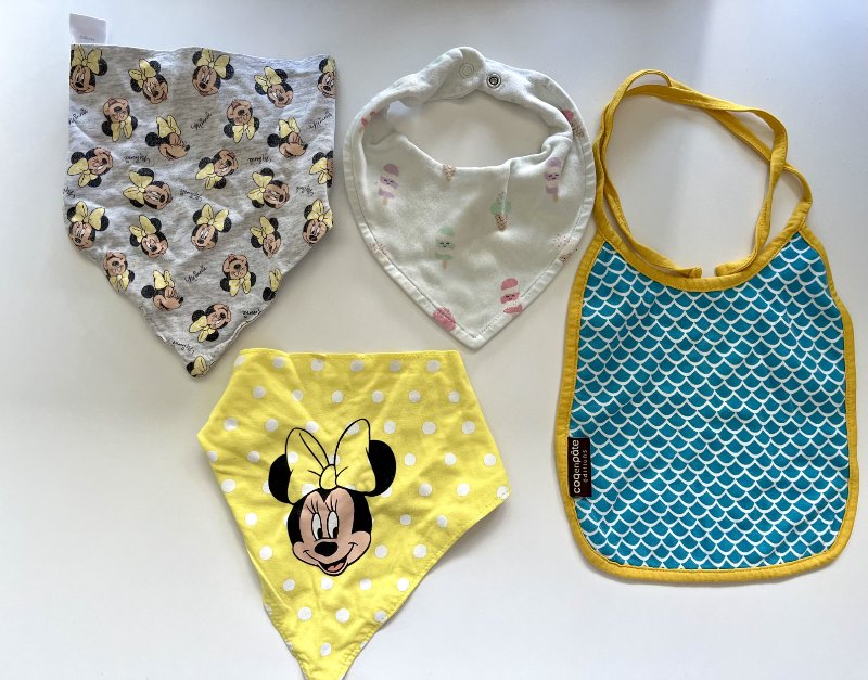 Paket med 4 haklappar