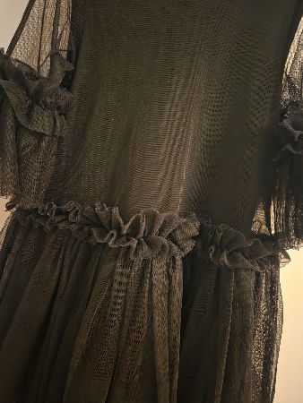 Svart pompdelux klänning